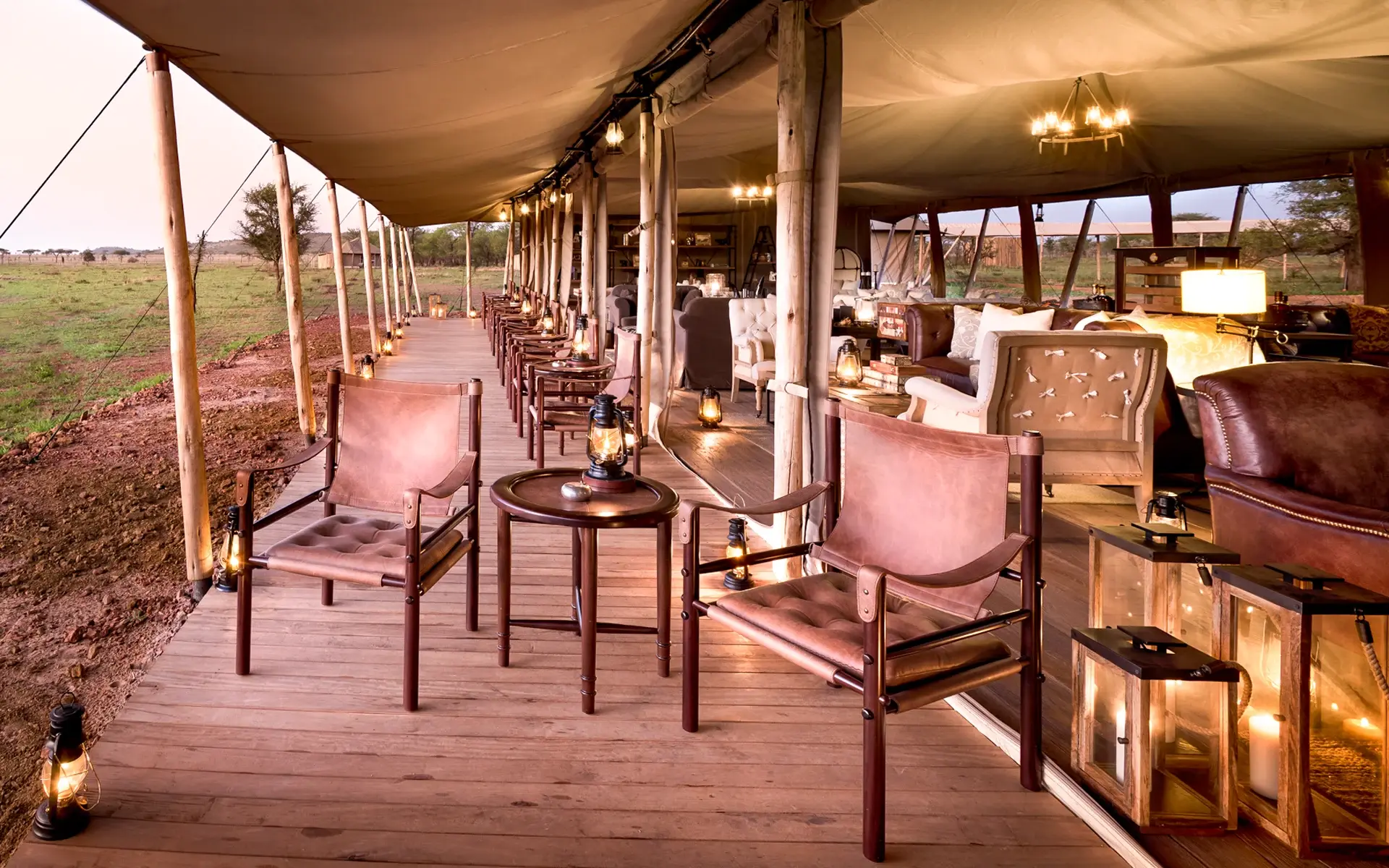 Lounge with the views of the Serengeti National Park